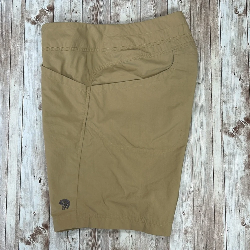 Mountain Hardware Women's Belted Cargo Shorts sz 4 Tan Nylon Hiking Outdoor 8” - Picture 10 of 16